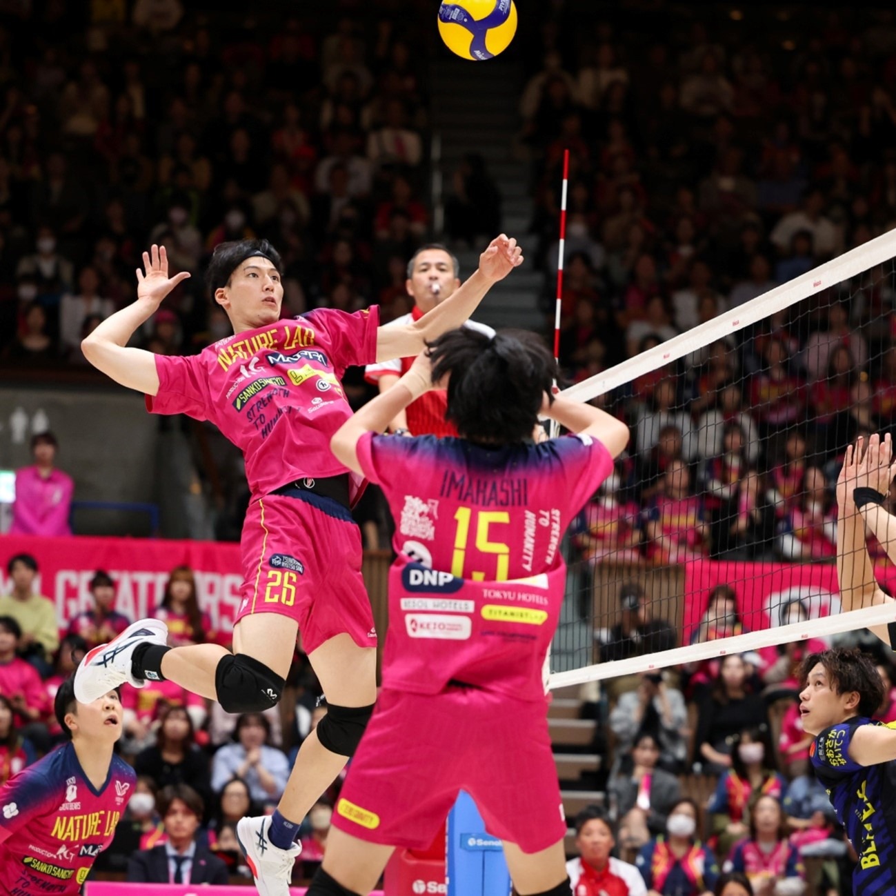 棒球比赛中的引诱球艺术投手如何利用打者的心理盲区