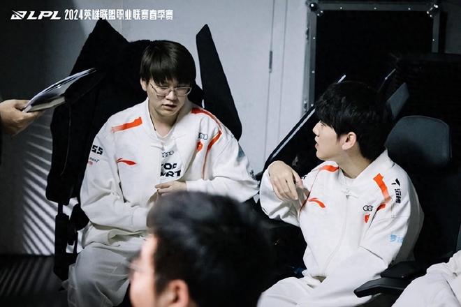 荷兰“百年俱乐部”消亡，于海、张玉宁旅欧母队成追忆